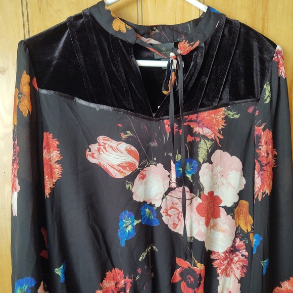 Worthington women's Black floral print velvet sheer Long sleeve elastic waist. - Picture 3 of 10